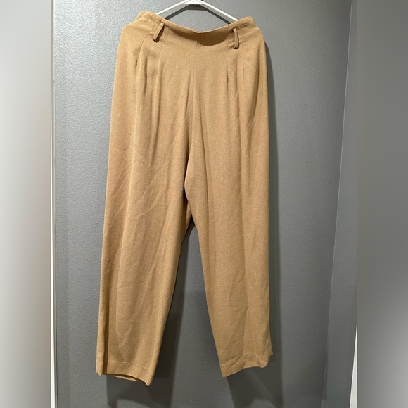 DANA BUCHMAN Elegant Tan Women's Pants - Picture 2 of 9